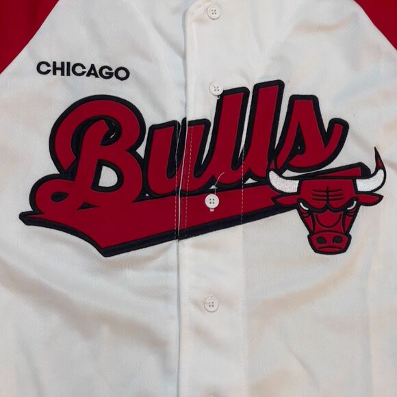 NBA Chicago Bulls Baseball Style Jersey Red White Black - Men's Size Medium - Picture 2 of 6